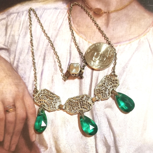 1910s Edwardian Filigree Green Crystal Necklace - Picture 3 of 5